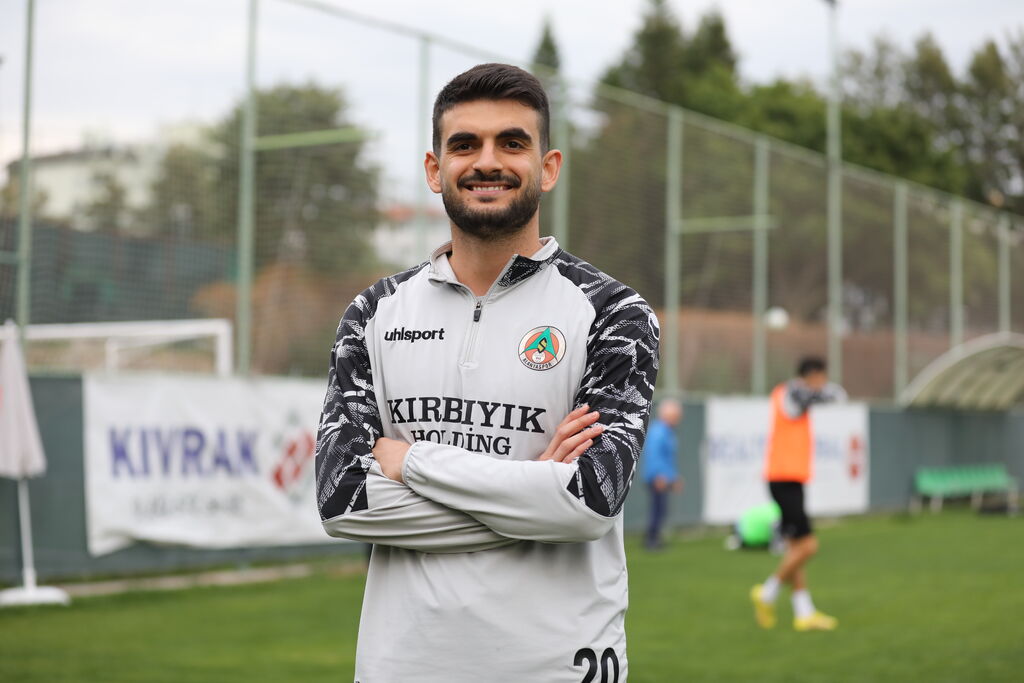 "Alanyaspor" oyunçusunun müqaviləsini uzadıb